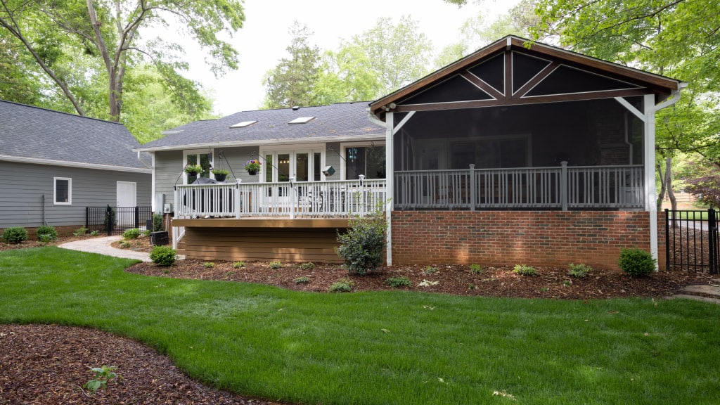 screened porch exterior view